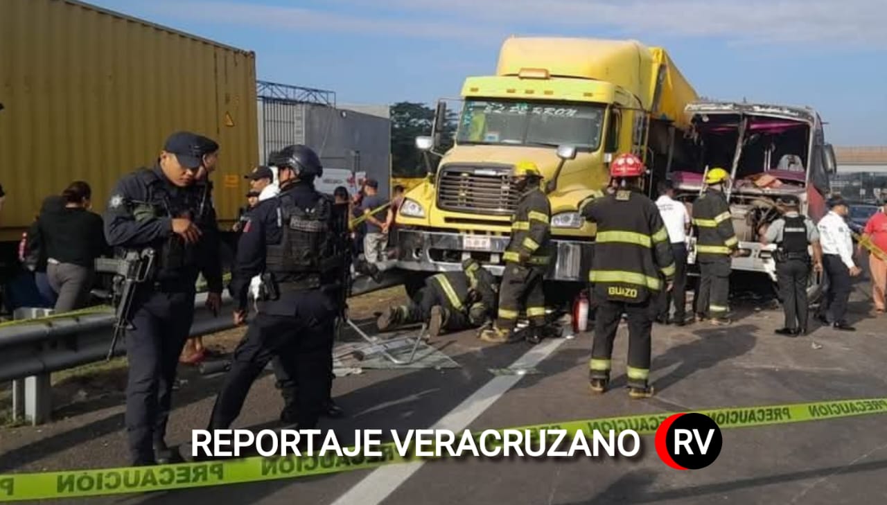 Buscan Familiares de Menor Lesionado en Accidente en la Autopista Veracruz-Cardel