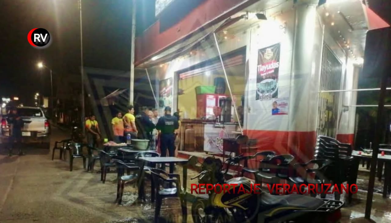 Terror y fuego en Cosoleacaque: ataque con bombas molotov contra taquería
