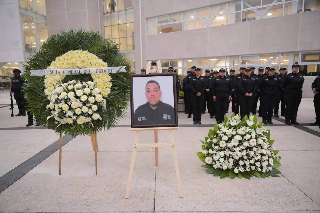 Homenaje póstumo a policía ministerial caído en Túxpan