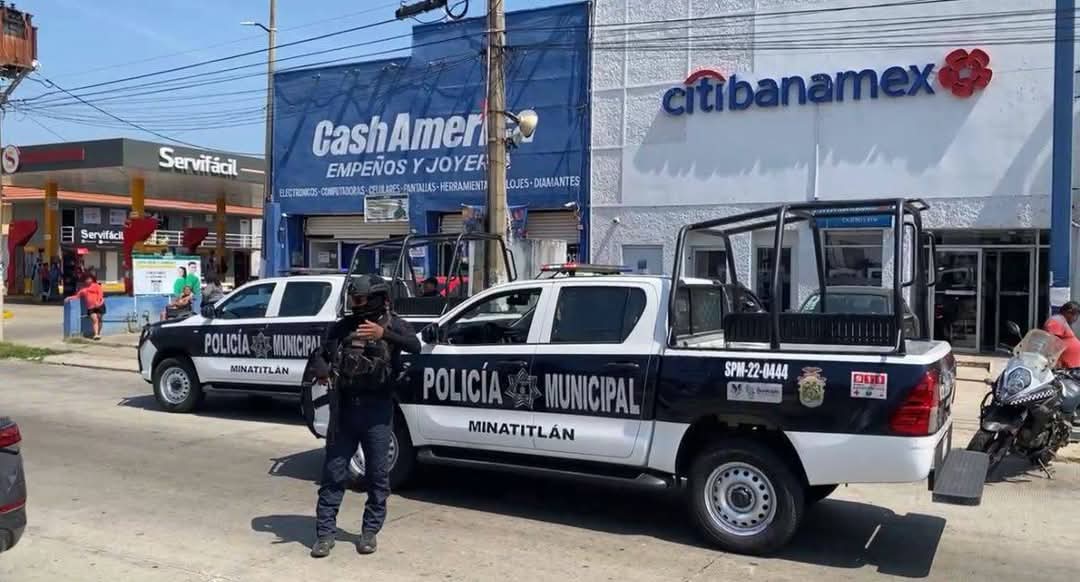 Detienen a dos tras asalto en Banamex de Minatitlán