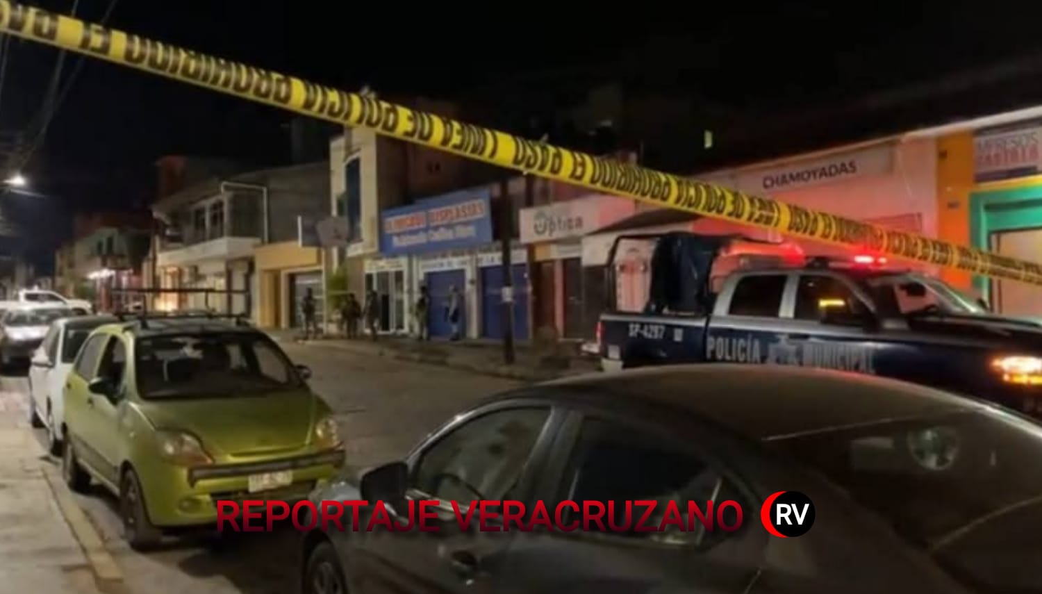Ataque incendiario en Acayucan: lanzan bomba molotov contra clínica médica