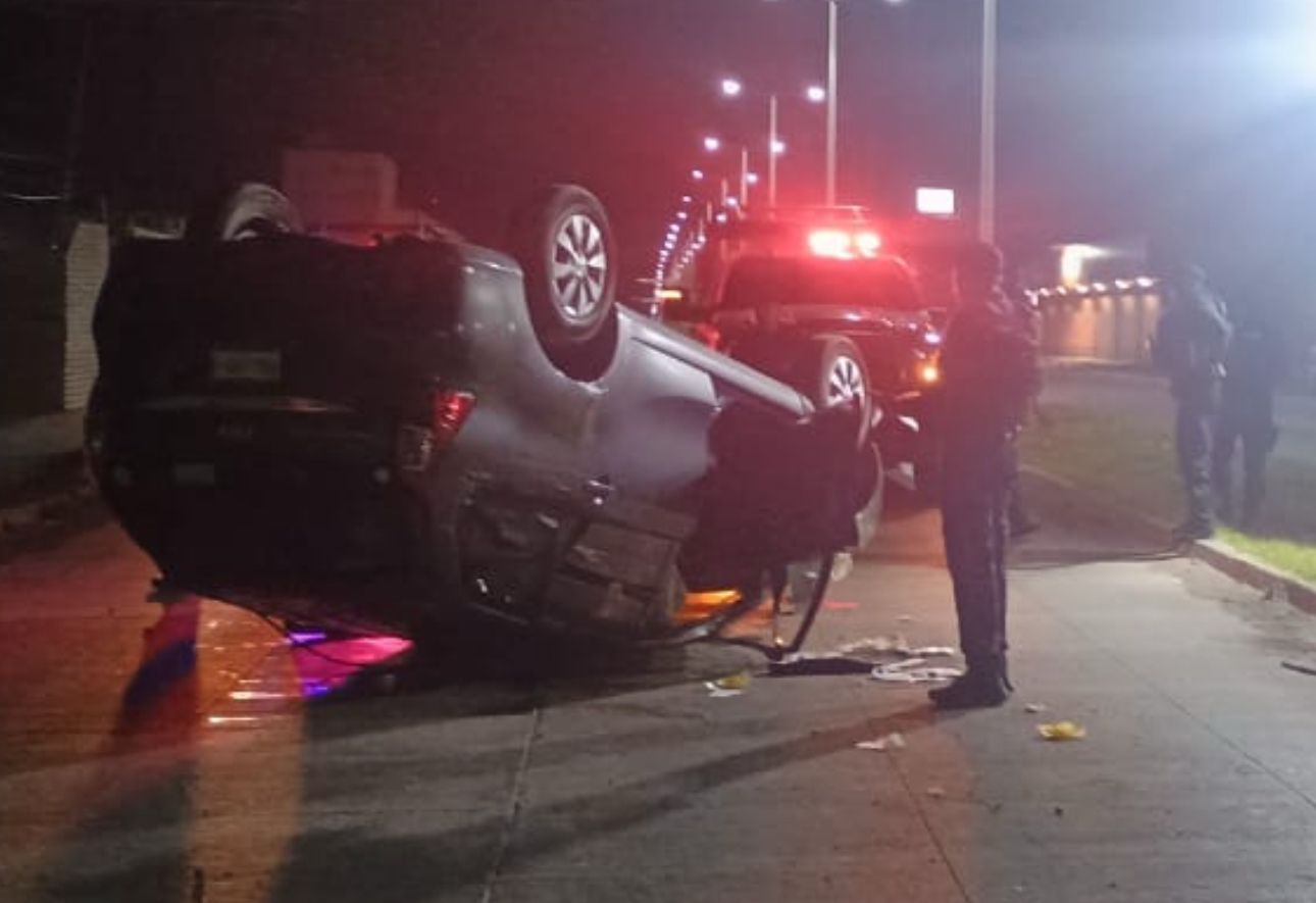 Volcadura deja un lesionado en la carretera Poza Rica – Cazones