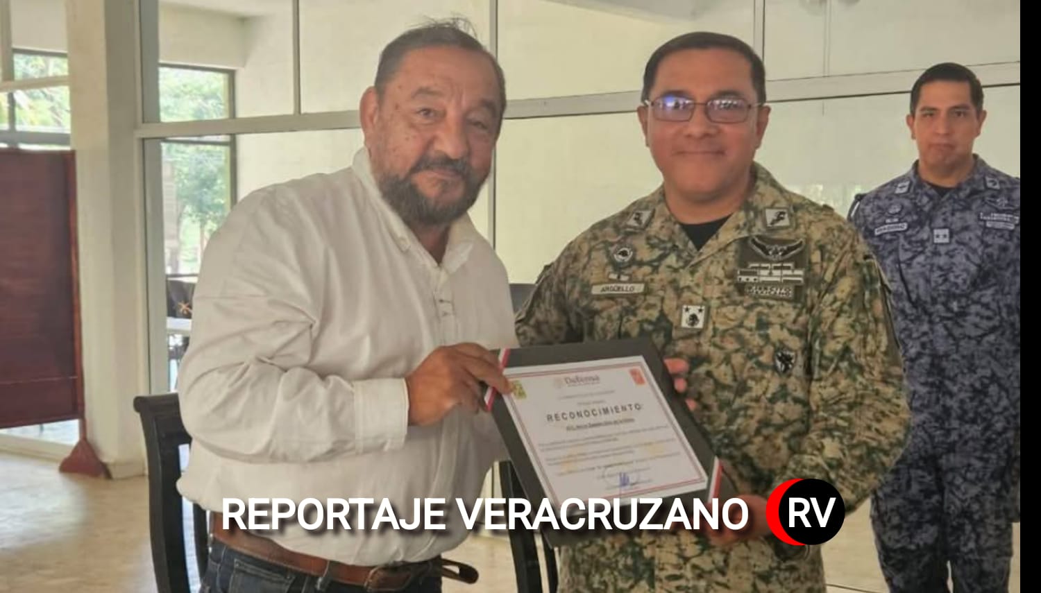 Sedena reconoce al periodista Mario Zepeda Díaz de la Vega por su labor ética y compromiso con la verdad