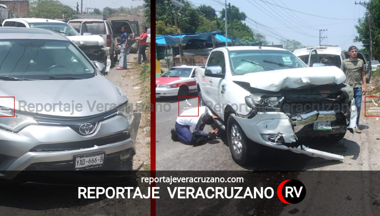 Maestro provoca accidente y desata caos vial en Papantla