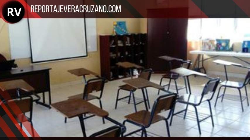 Maestros federalizados acumulan tres meses sin salario ni seguridad social en Veracruz