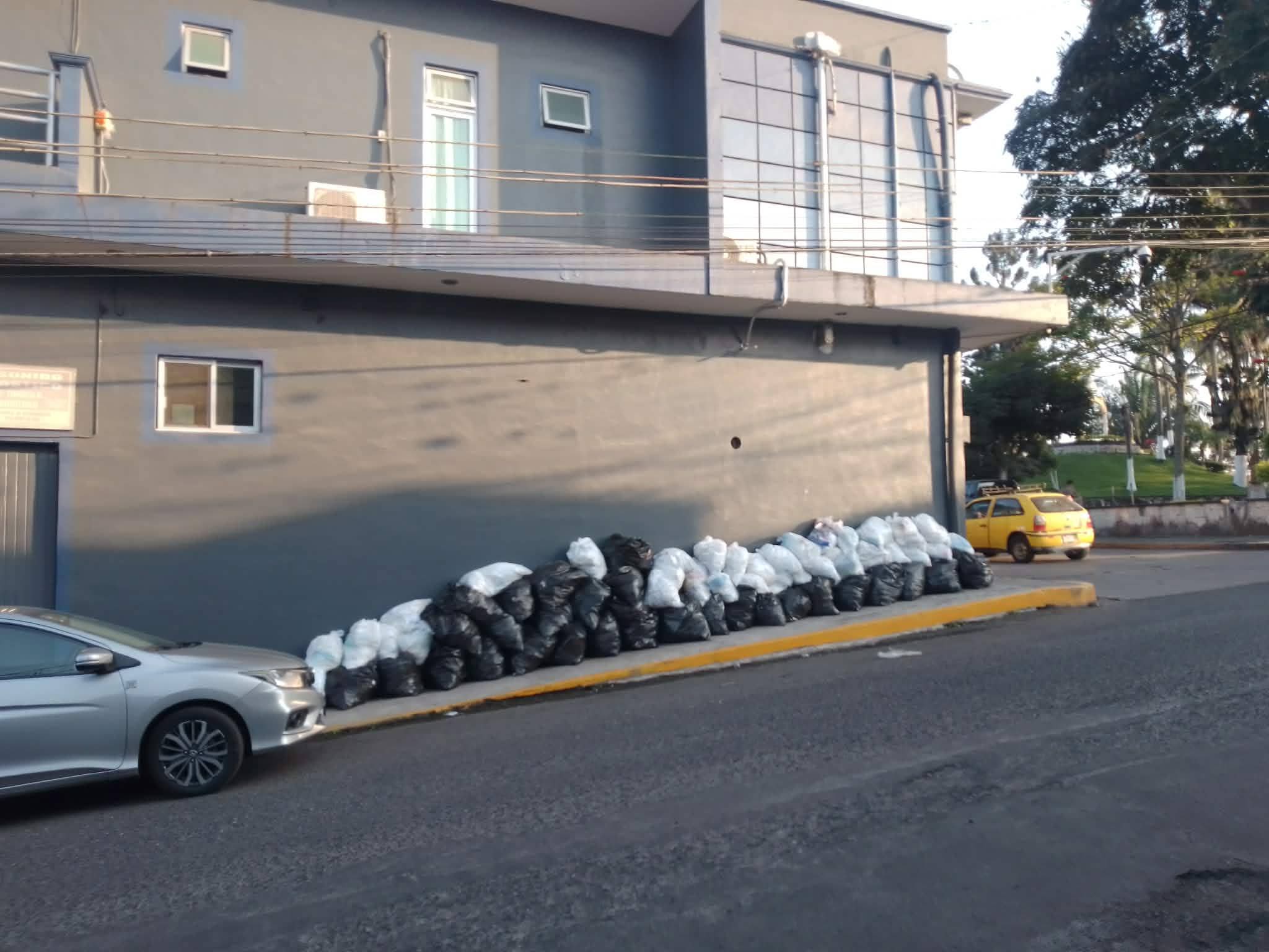 Basura que enferma: vecinos de Córdoba alertan por presuntos desechos hospitalarios abandonados en la calle