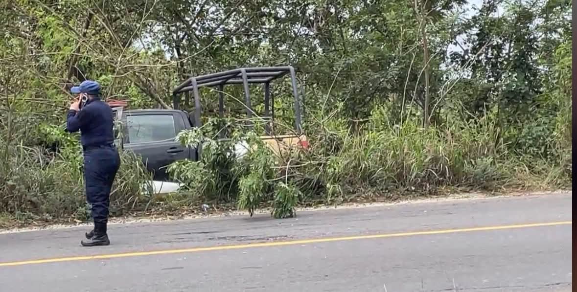 Accidente de patrulla del IPAX moviliza a cuerpos de emergencia en la Transístmica