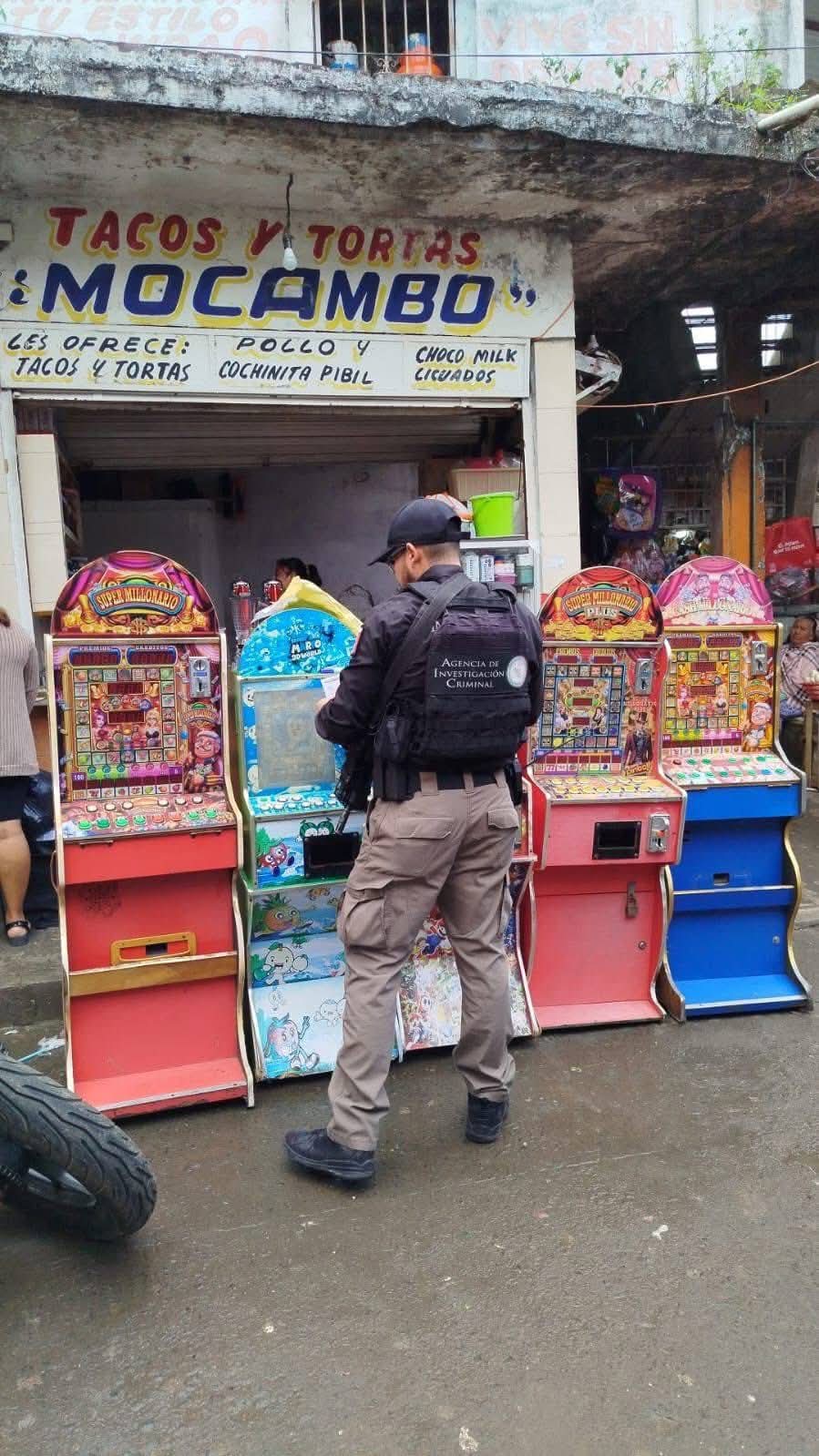 Golpe frontal al azar clandestino en Los Tuxtlas: federales retiran 25 tragamonedas ilegales
