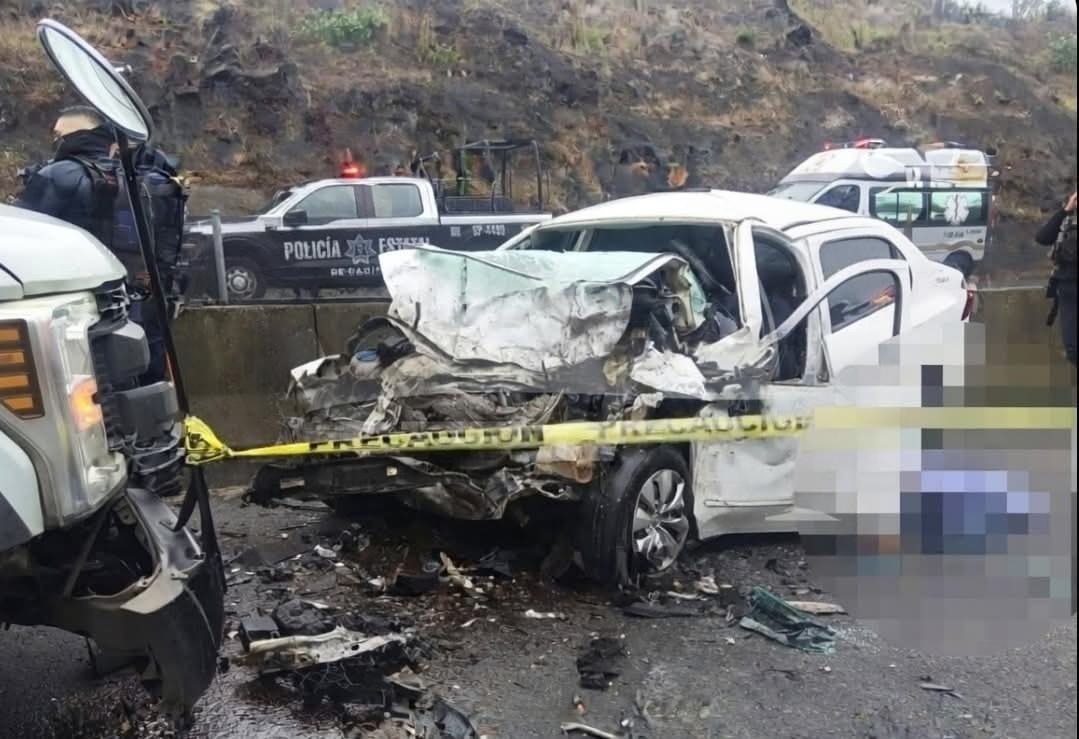 Tragedia en la autopista Xalapa–Perote: dos policías estatales pierden la vida en choque frontal