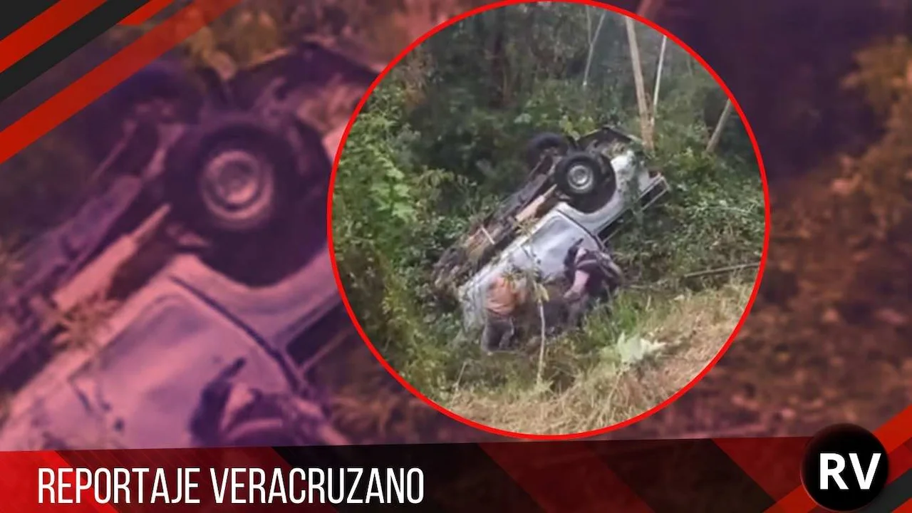 Camioneta cae a barranco en Orizaba–Zongolica