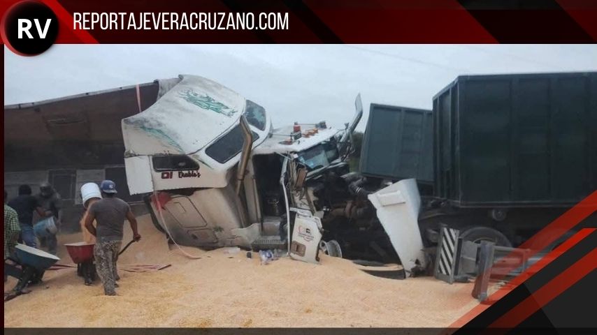 Rapiña irrumpe tras volcadura en la autopista Córdoba–Veracruz