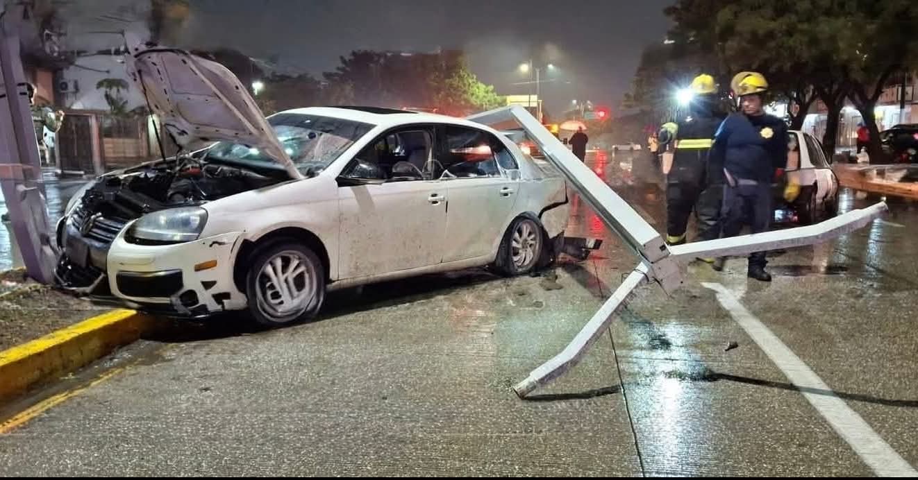 Menores al volante desatan caos vial y huyen tras dejar heridos en El Coyol