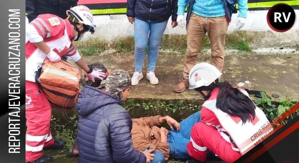 Exceso de velocidad provoca derrape de motociclista en la Totutla–Xalapa