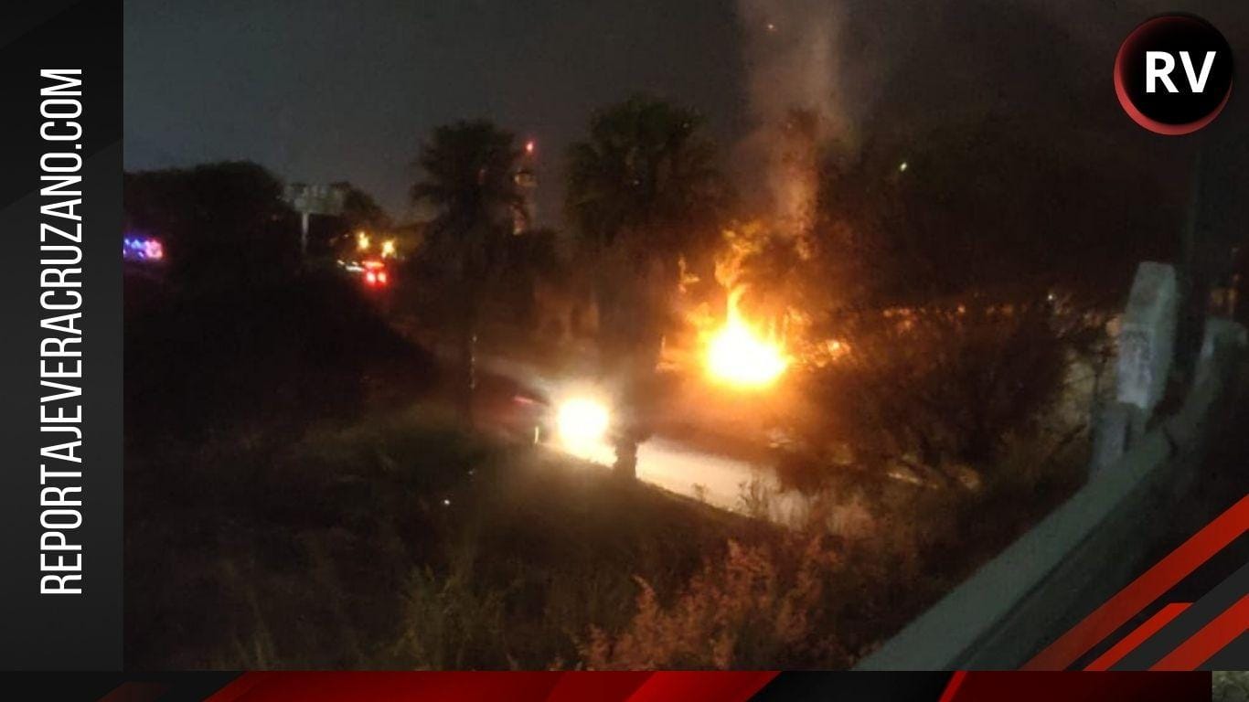 Camioneta cae a barranco en la carretera Coscomatepec–Chocamán; se movilizan cuerpos de rescate