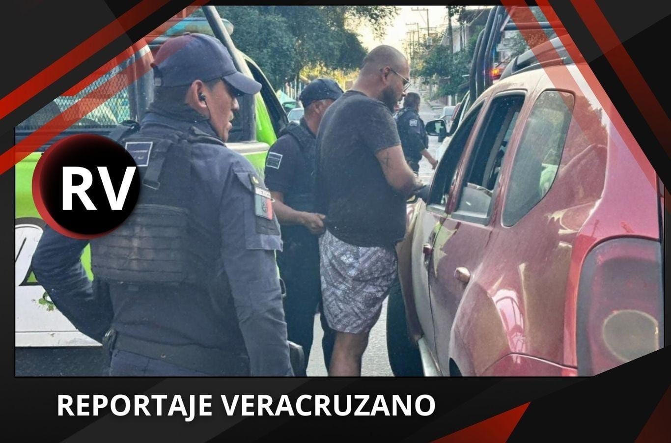 Autoridades de Papantla aseguran a tres personas tras persecución y accidente vial
