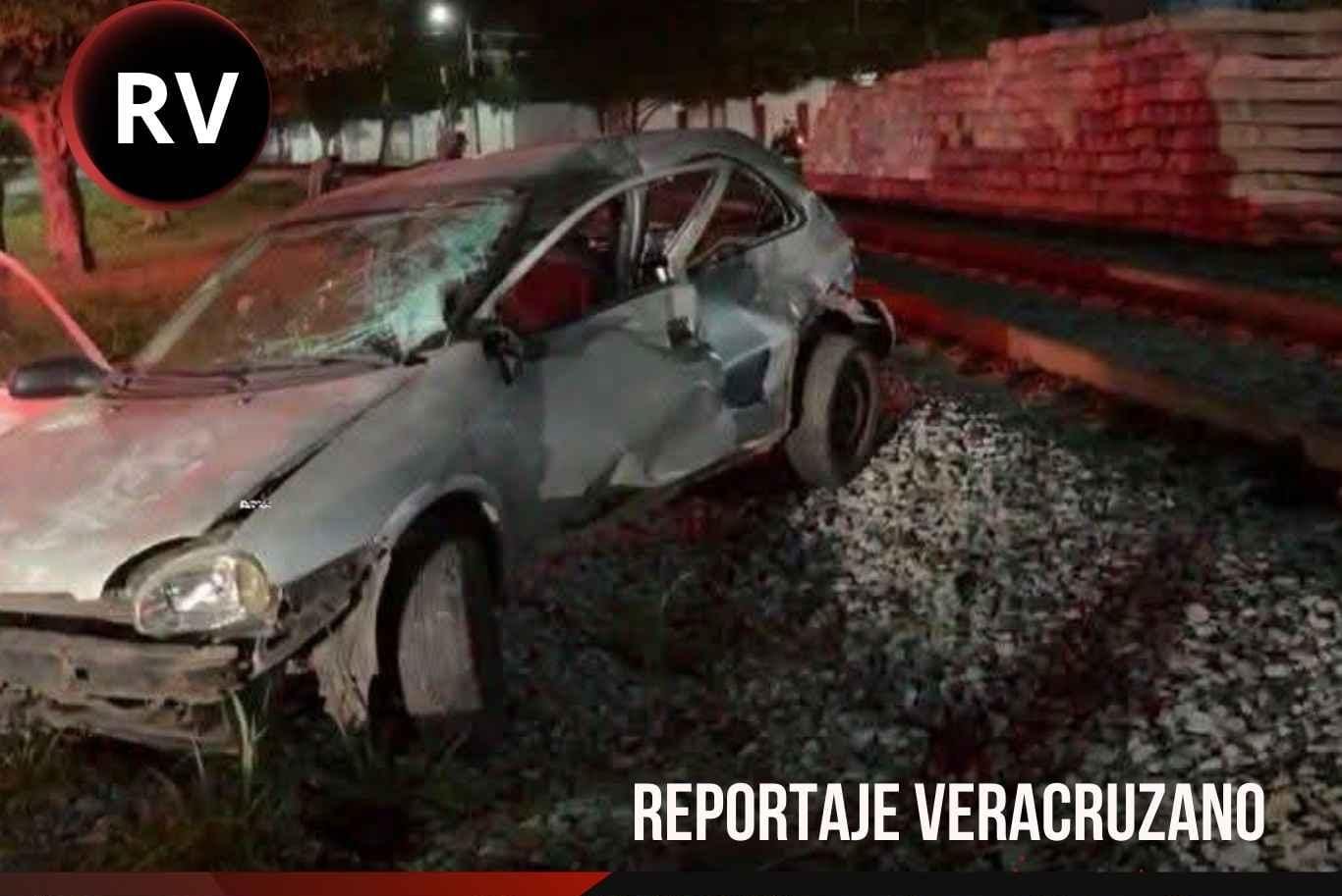 Le intentó ganar el paso al tren en Minatitlán y termina arrastrado varios metros