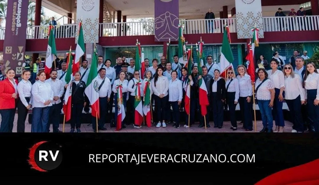 Gobierno de Poza Rica conmemora el Día de la Bandera y fortalece identidad cívica en la educación