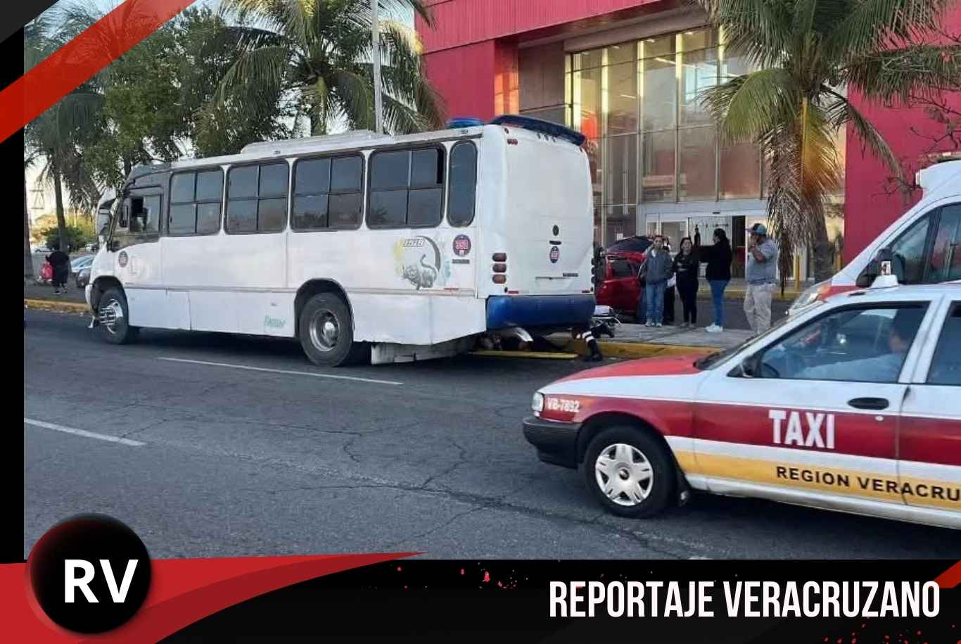 Negligencia en transporte público: Autobús sin seguro atropella a estudiante en Veracruz