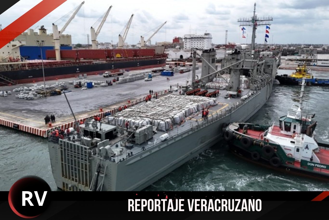 Zarpan del puerto de Veracruz buques de la Armada con 1,193 toneladas de ayuda para Cuba