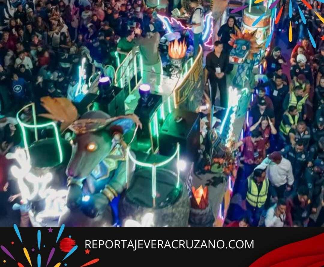 Alta participación y ambiente ordenado marcan el desfile del 18 de marzo en Poza Rica