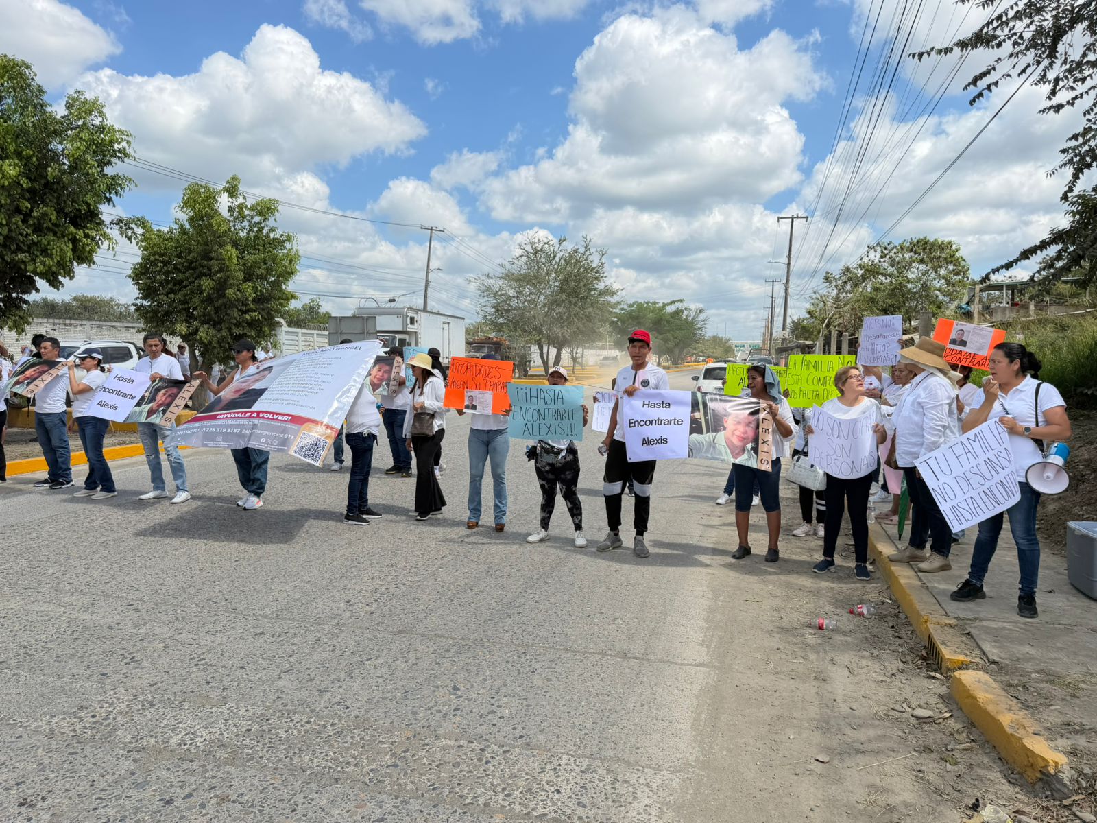 Ocho días sin Alexis: la desesperación rompe el tránsito y exhibe la inercia institucional en Poza Rica