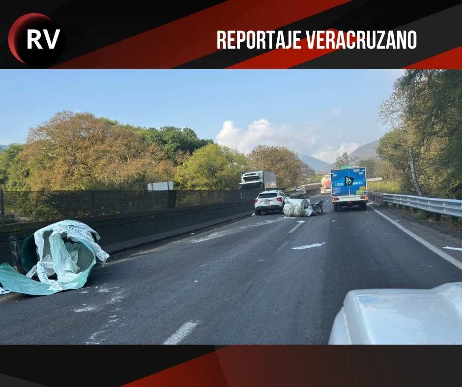 Nogales: Caída de carga metálica en la «Curva de los Marranos» provoca alerta vial