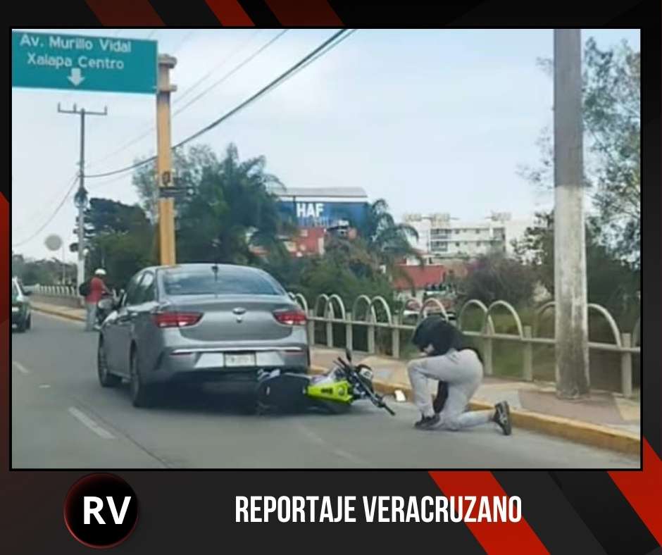Captan en video agresión vial en Xalapa: Conductor intenta derribar a motociclista en Circuito Presidentes