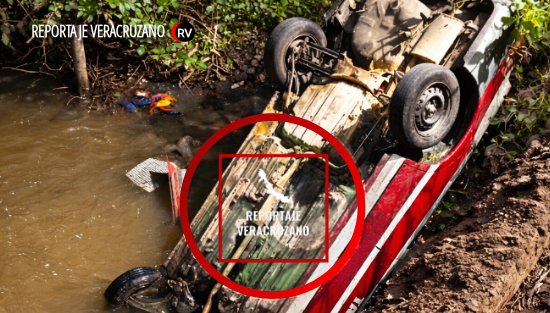 Taxista pierde la vida tras caer a barranco en Santiago Tuxtla