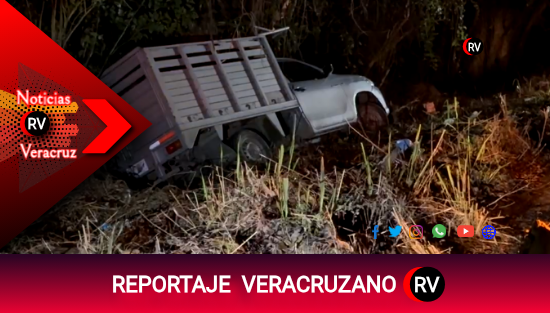 Misterio en la carretera: abandonan camioneta tras salirse del camino en Tihuatlán